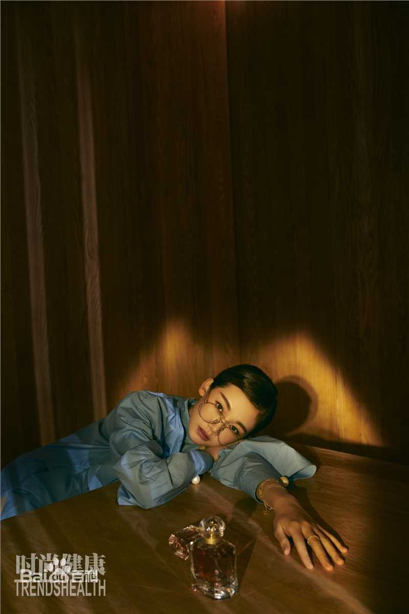 苗苗(Vivi)《时尚健康》2018年3月封面