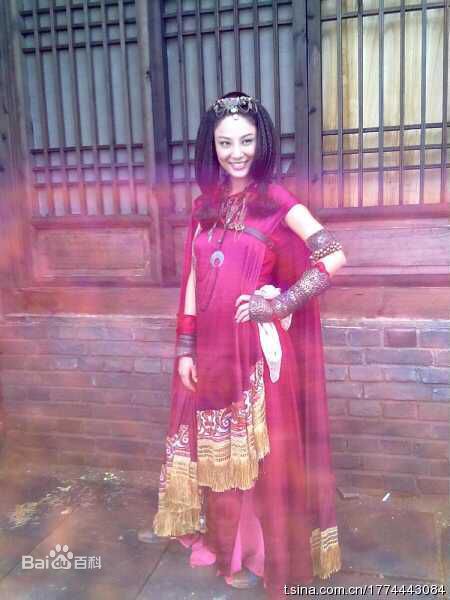 高清郑希怡(Yumiko cheng)在《剑侠情缘》探班照片中的图集