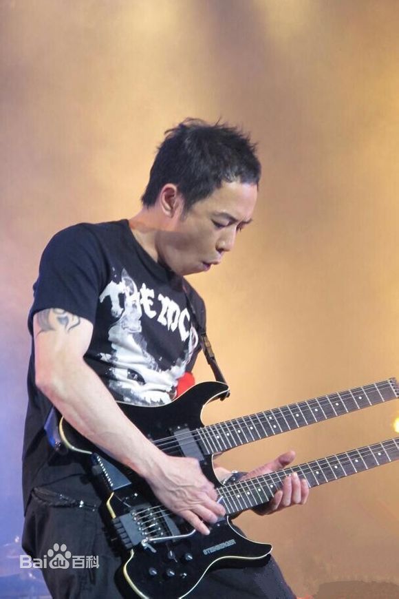 黄贯中(Paul Wong)演出照壁纸壁纸