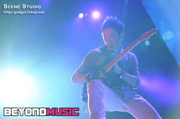 黄贯中(Paul Wong)演出照壁纸壁纸