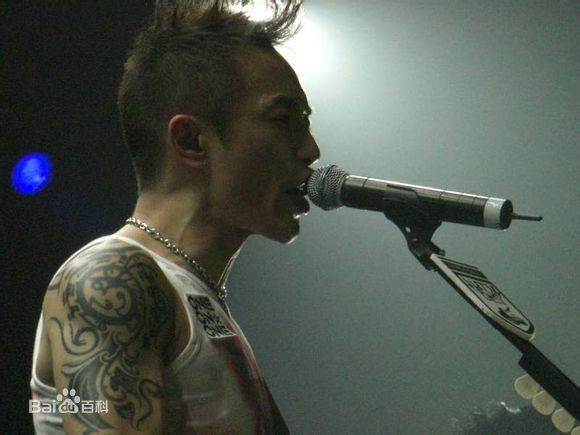 黄贯中(Paul Wong)演出照壁纸壁纸