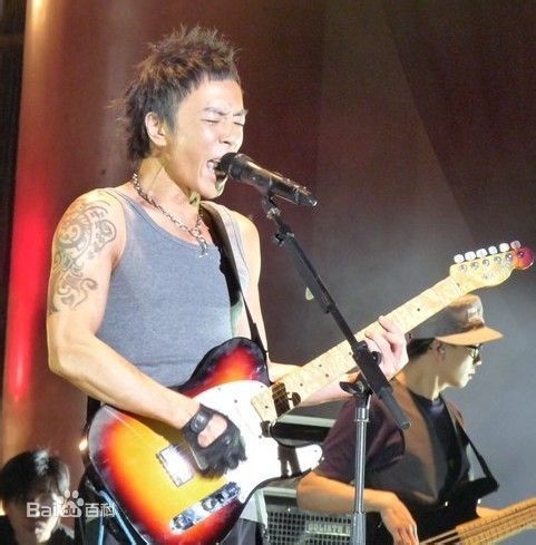 黄贯中(Paul Wong)演出照壁纸壁纸