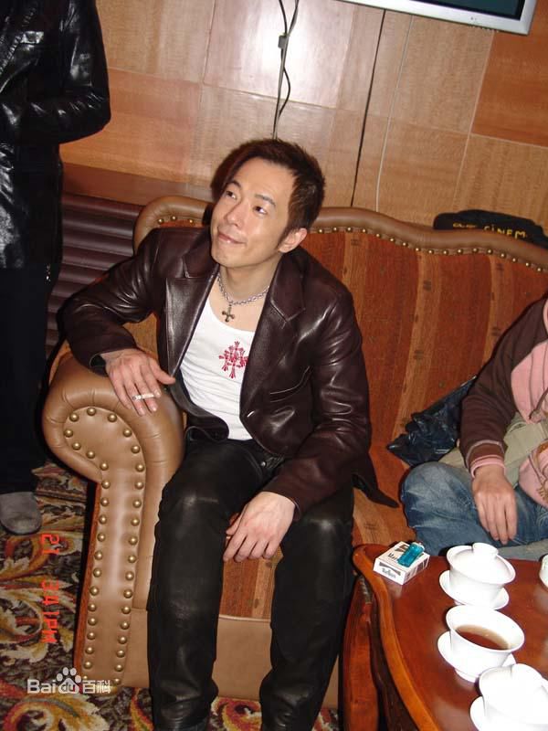 最新黄贯中(Paul Wong)壁纸