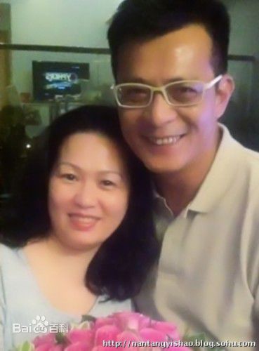 梁洁华一家三口生活照相册