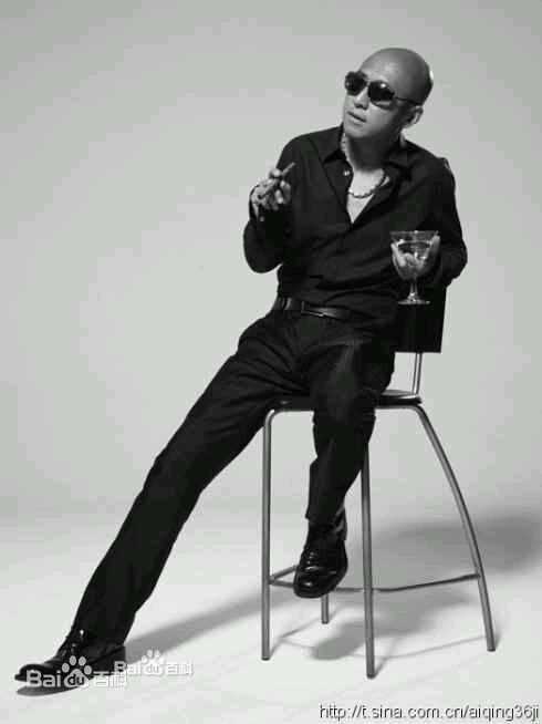 周晓鸥和前妻及其子图册