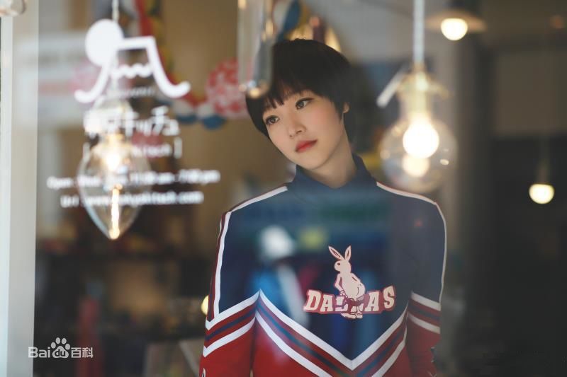 何杜娟高清杂志照片图册