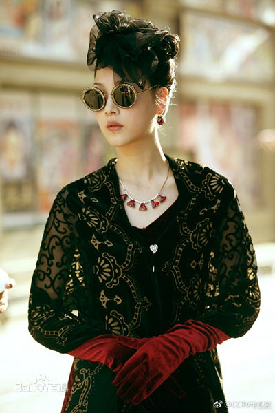 高清何杜娟在《破晓》许丽丽中的图集