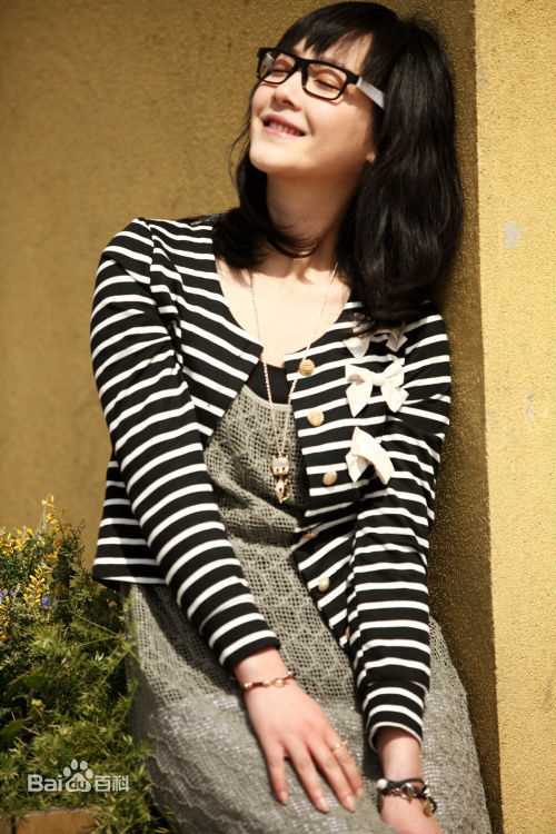 何杜娟2012图片图册