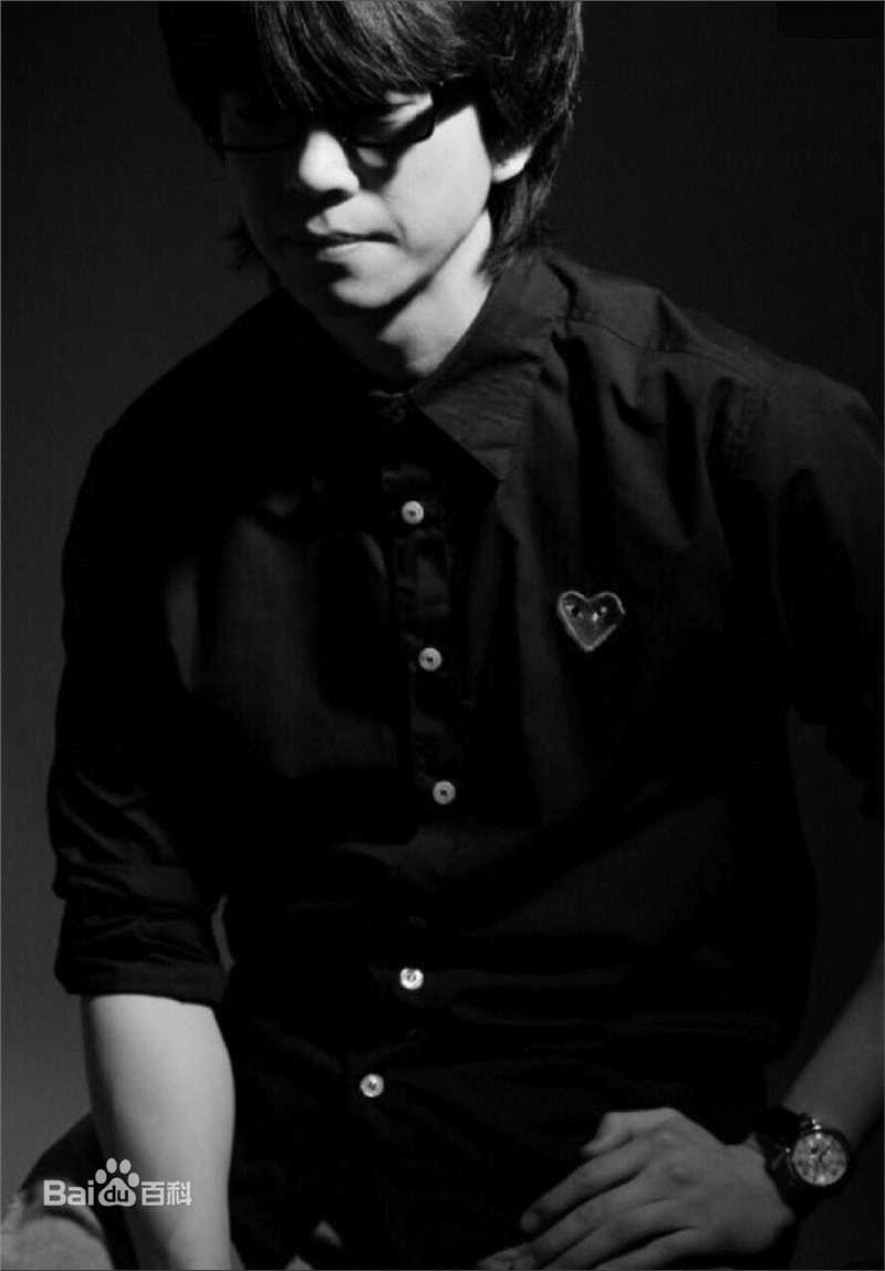 李光(Li Guang)照片素颜照相册