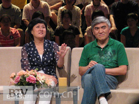 袁苑出席活动照片生活照