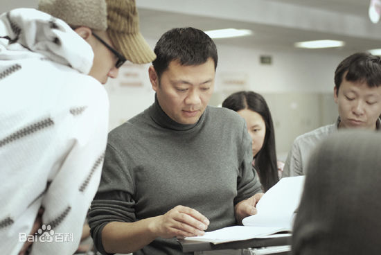 王竞  导演前后照片