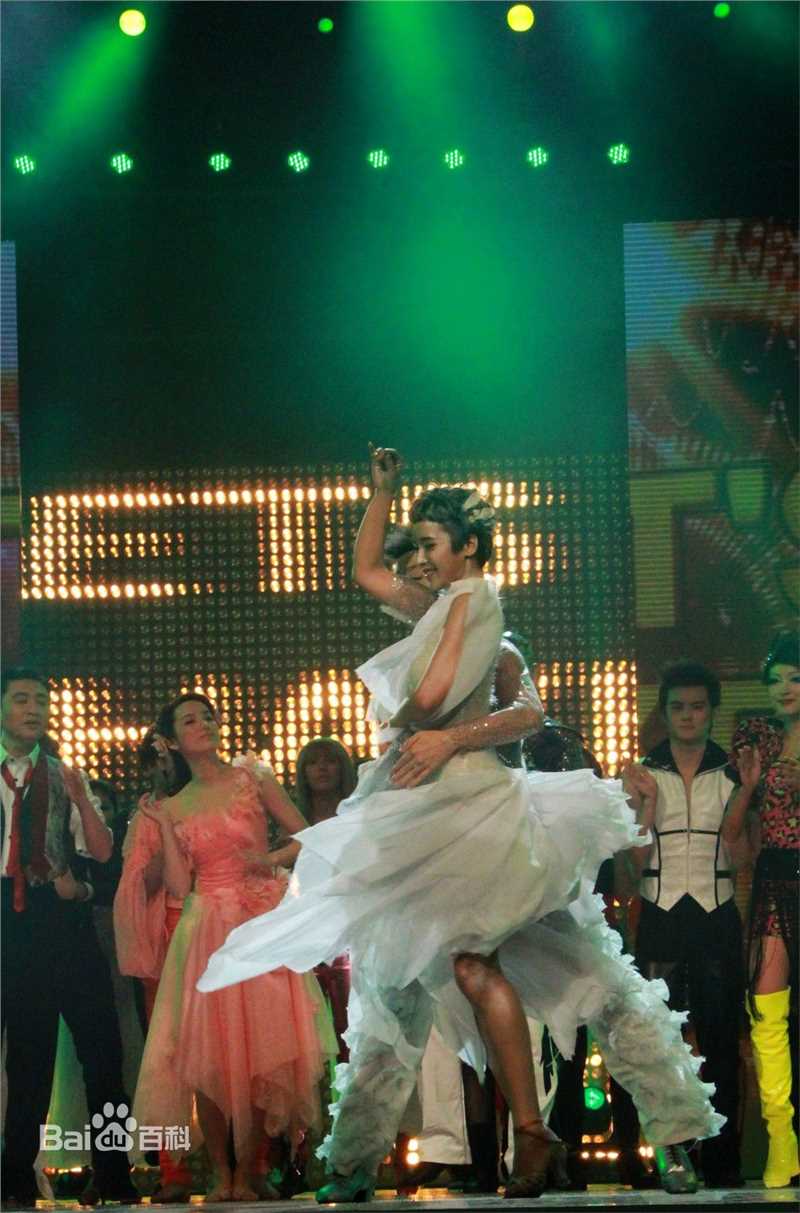 精选黄曼(Huang man)在2012《舞林大会》美图中的图册