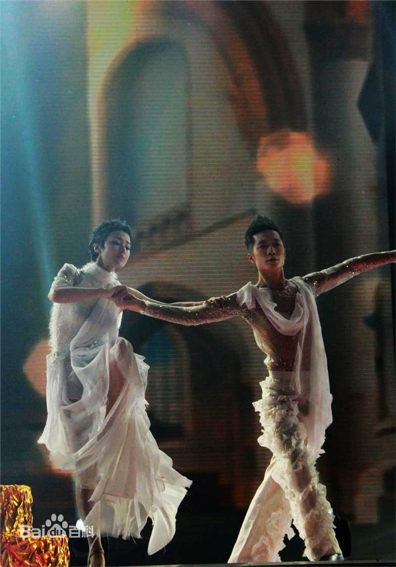 精选黄曼(Huang man)在2012《舞林大会》美图中的图册