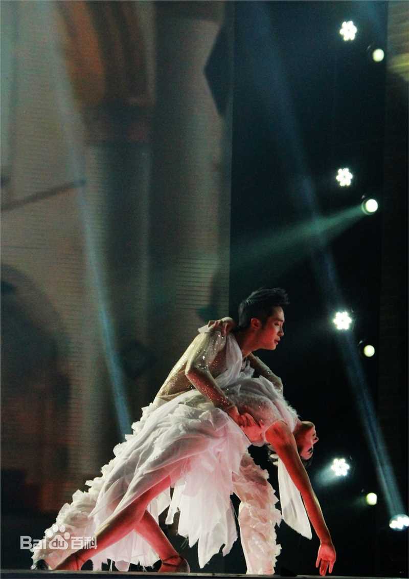 精选黄曼(Huang man)在2012《舞林大会》美图中的图册