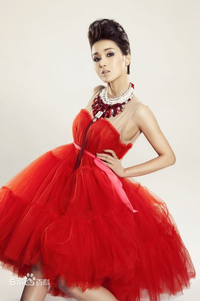 黄曼(Huang man)魅惑红裙大片图册