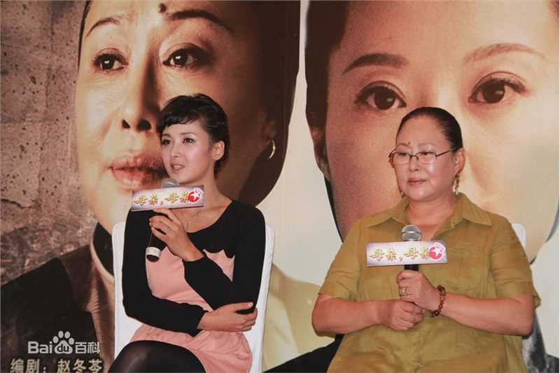 高清黄曼(Huang man)在上海为新剧《母亲母亲》造势宣传中的图集