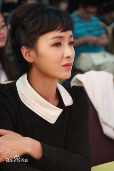 黄曼(Huang man)复古妆容