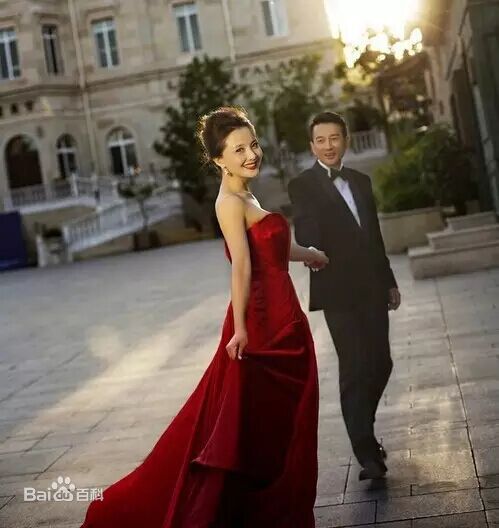 孙茜浪漫婚纱照前后照片