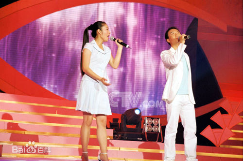 李玉刚资助大，小学生。地震捐款。前后照片