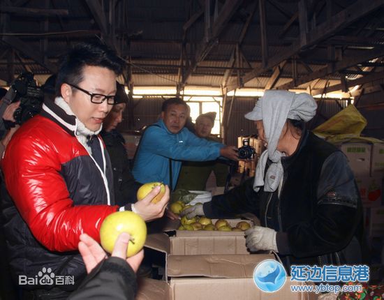 李玉刚资助大，小学生。地震捐款。前后照片