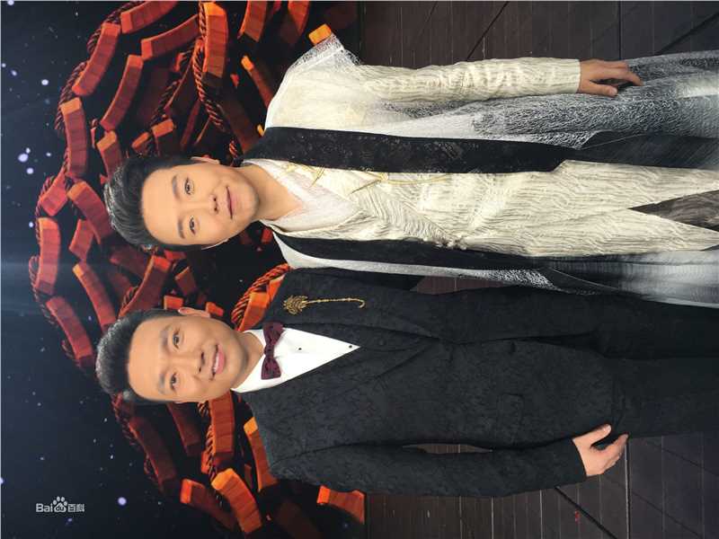 李玉刚朋友合照素颜照相册