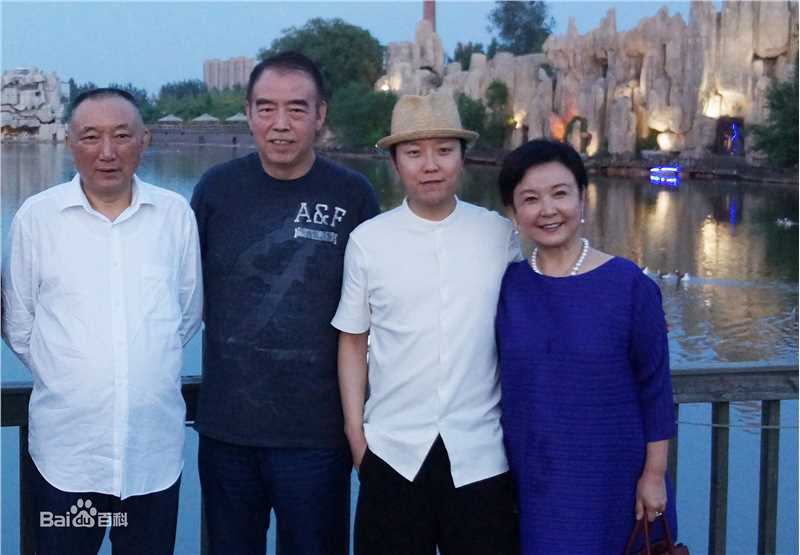 李玉刚朋友合照素颜照相册