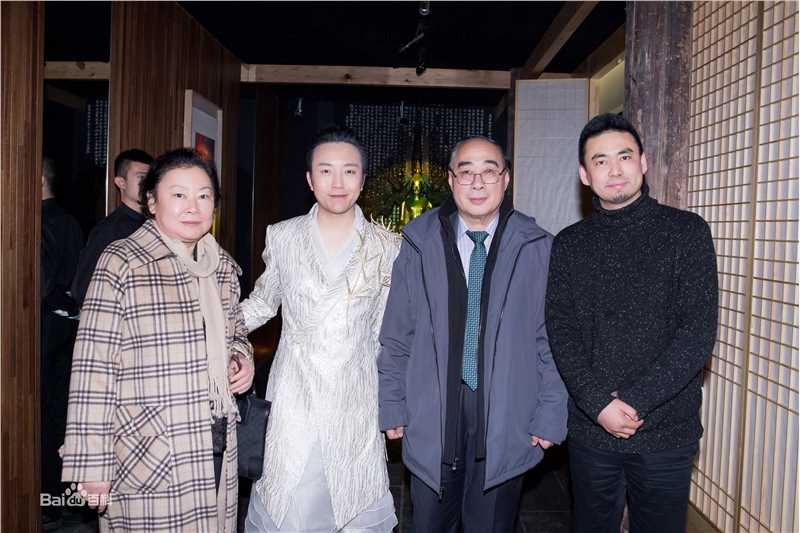 李玉刚朋友合照素颜照相册