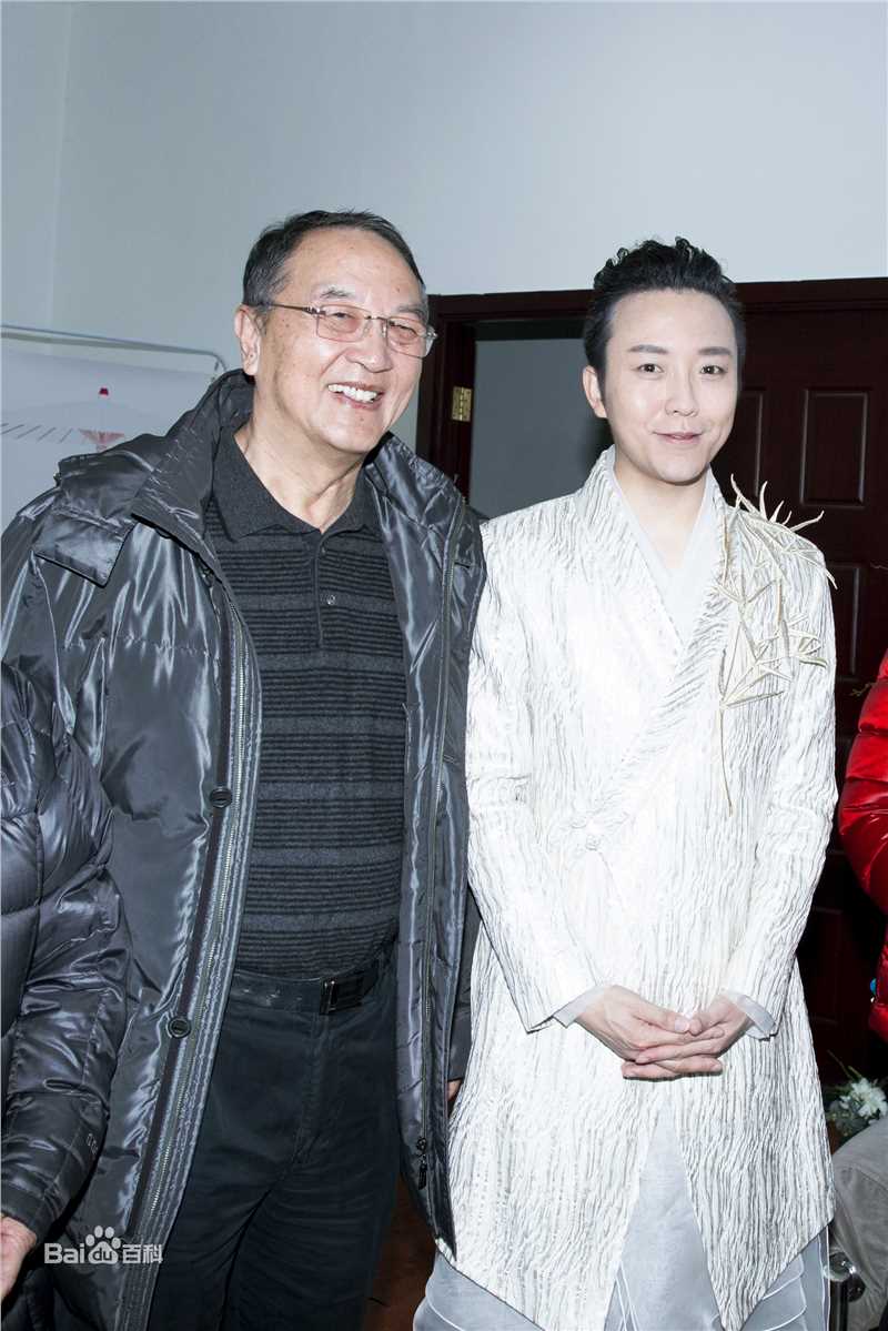 李玉刚朋友合照素颜照相册