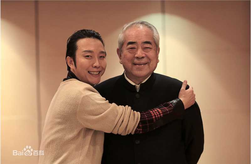 李玉刚朋友合照素颜照相册