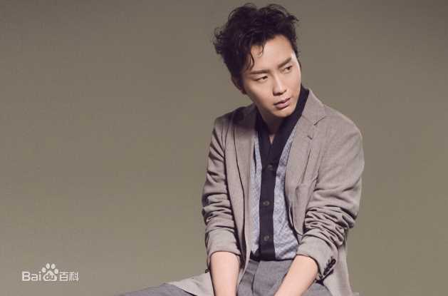 最新李玉刚性感图片