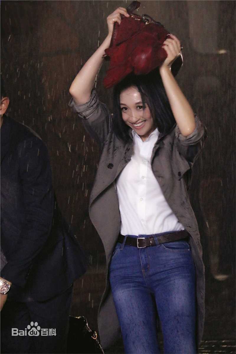 练练凯迪拉克广告片素颜照壁纸