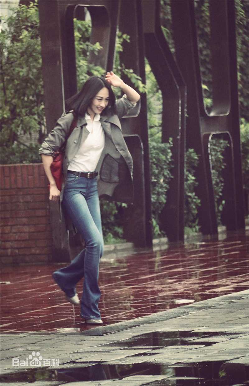 练练凯迪拉克广告片素颜照壁纸