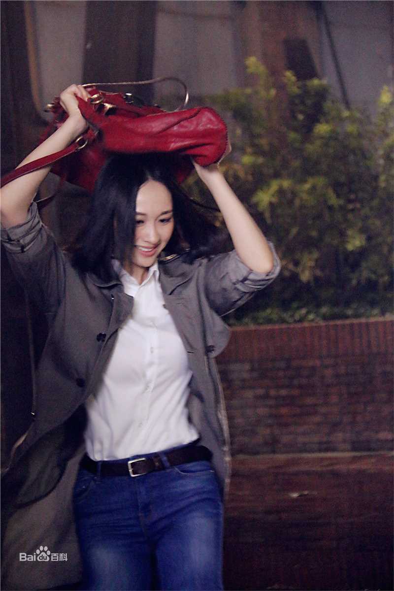 练练凯迪拉克广告片素颜照壁纸