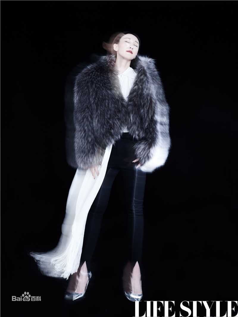 练练最新《精品购物指南》杂志图集