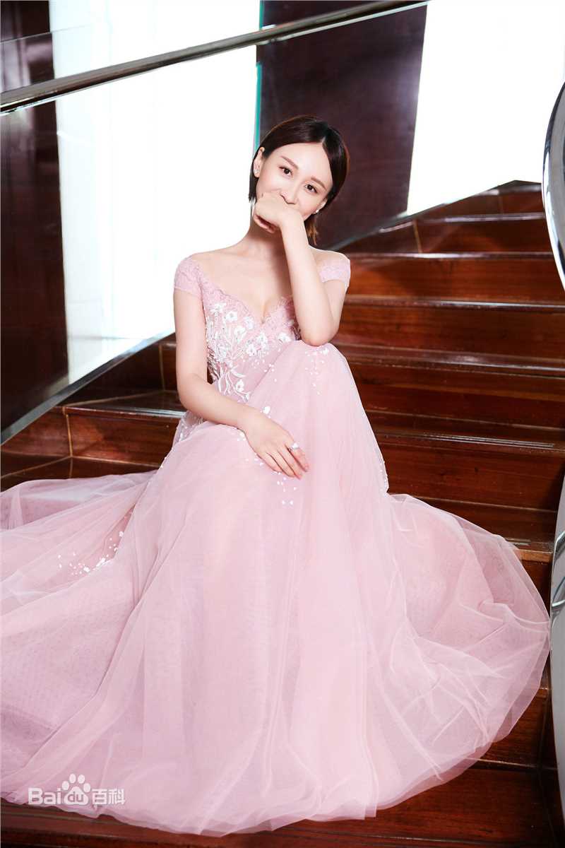 练练芭莎明星慈善夜素颜照相册