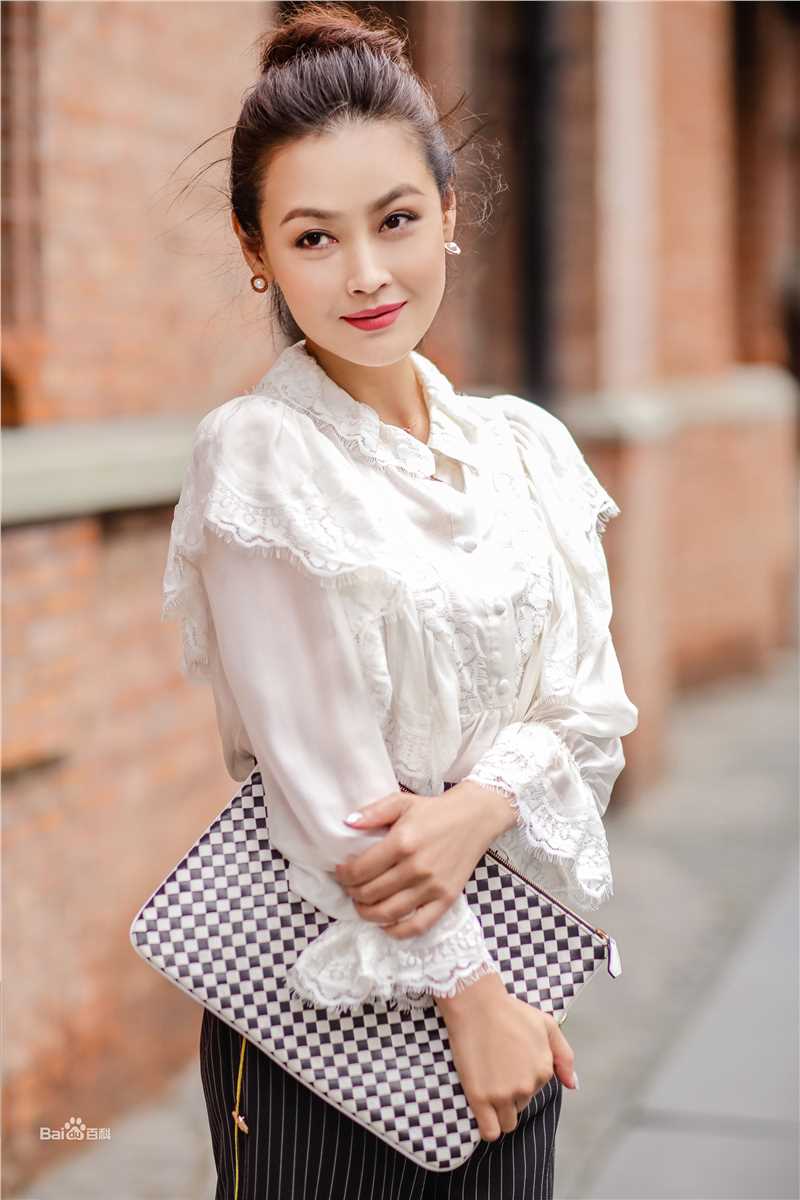 詹小楠街拍前后照片