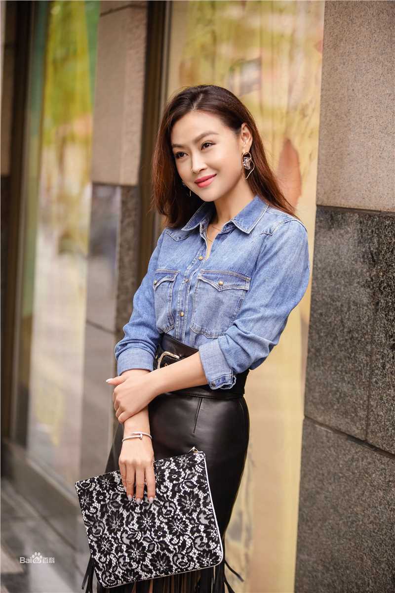 詹小楠街拍前后照片