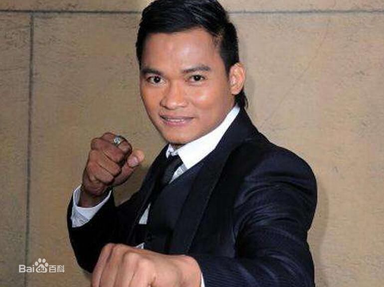托尼·贾(Tony Jaa)生活照