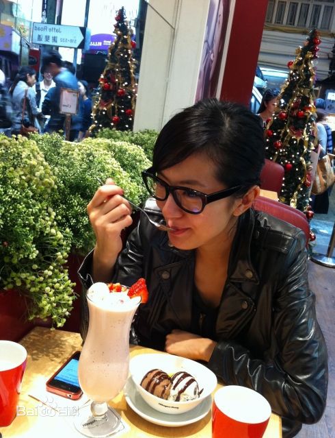 唐诗咏(Natalie Tong)生活照壁纸壁纸