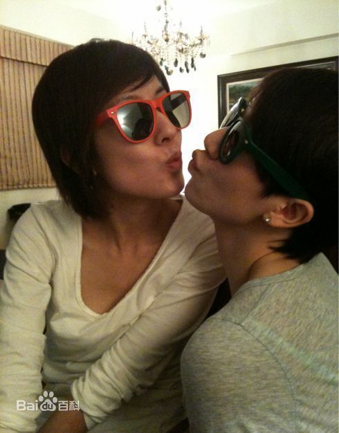 唐诗咏(Natalie Tong)生活照壁纸壁纸