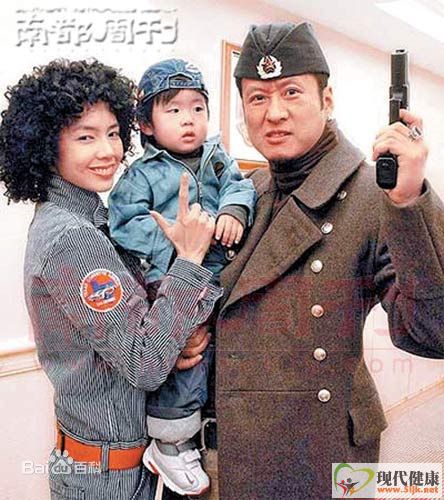 林美贞(Stephenie)与孙兴素颜照壁纸