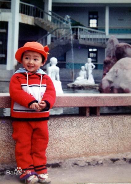 周笔畅(BiBi Zhou)童年多才多艺的生活照相册