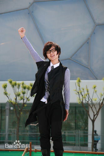 周笔畅(BiBi Zhou)与体育结缘性感图片图集