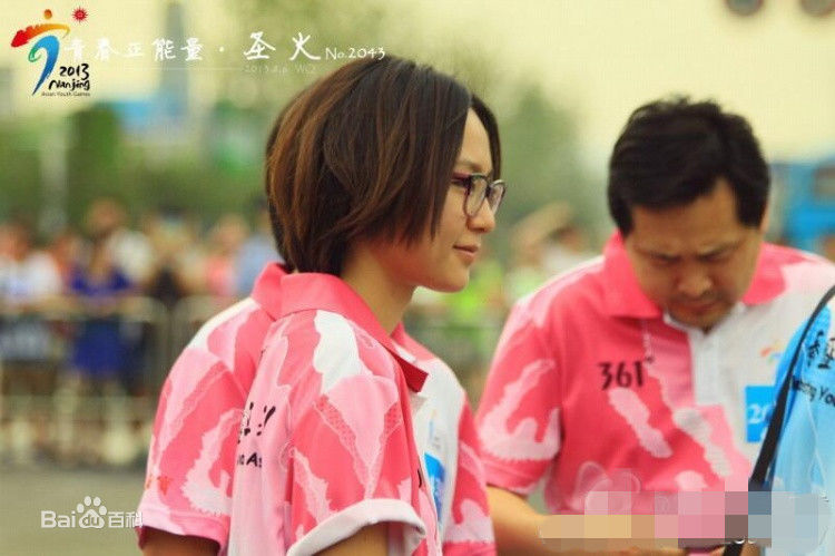周笔畅(BiBi Zhou)与体育结缘性感图片图集