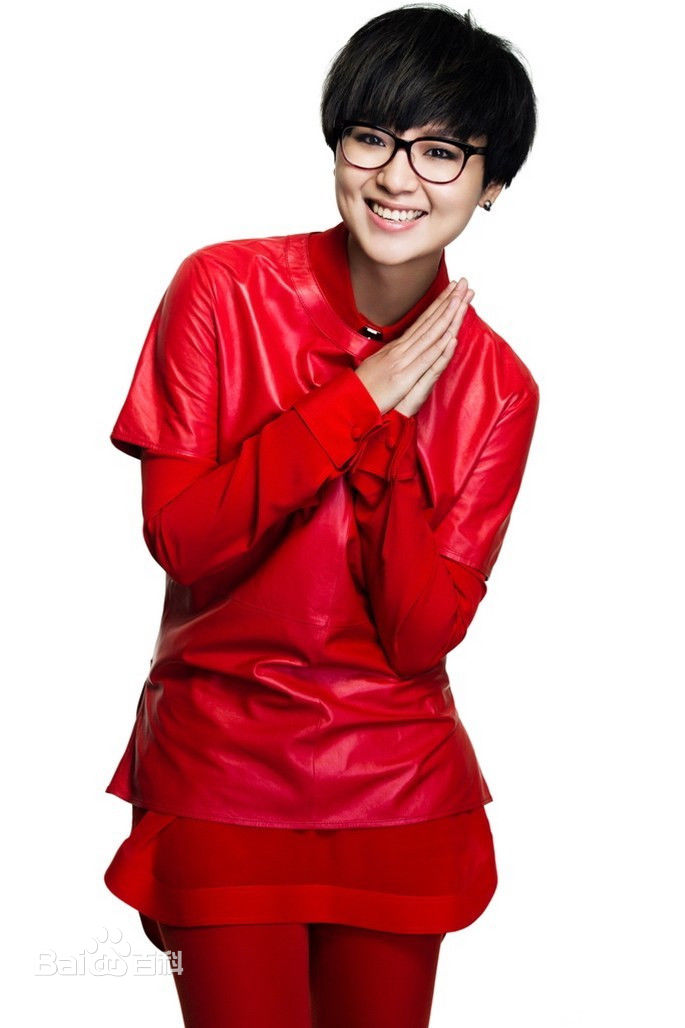 周笔畅(BiBi Zhou)引领“黑框眼镜”风潮前后照片