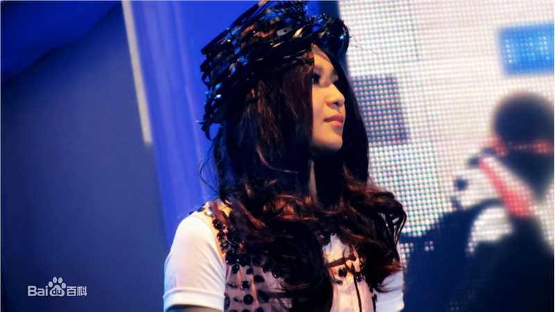 周笔畅(BiBi Zhou)“唱歌去旅行”巡回演唱会素颜照壁纸