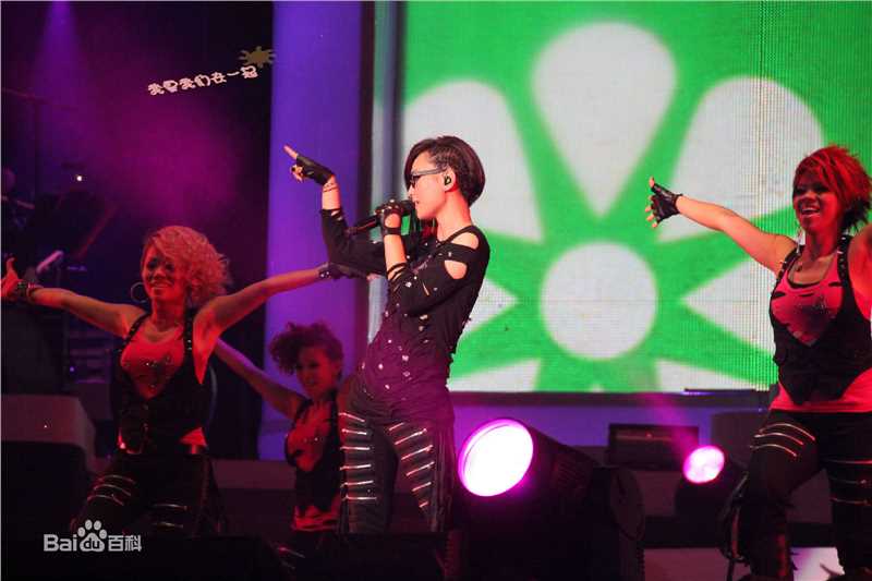 周笔畅(BiBi Zhou)“唱歌去旅行”巡回演唱会素颜照壁纸