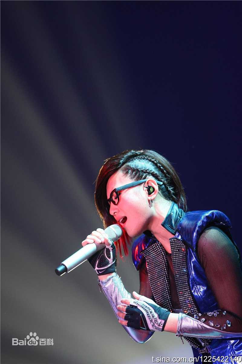 周笔畅(BiBi Zhou)“唱歌去旅行”巡回演唱会素颜照壁纸