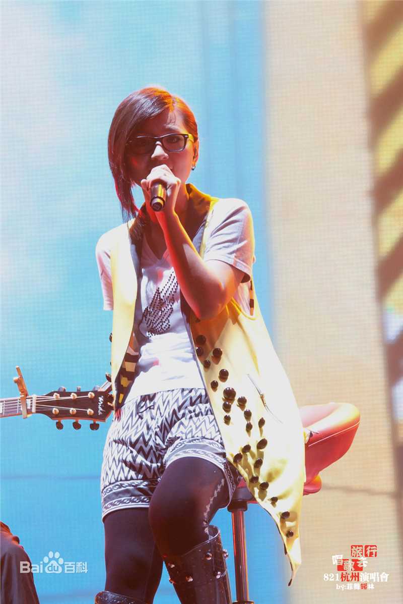 周笔畅(BiBi Zhou)“唱歌去旅行”巡回演唱会素颜照壁纸