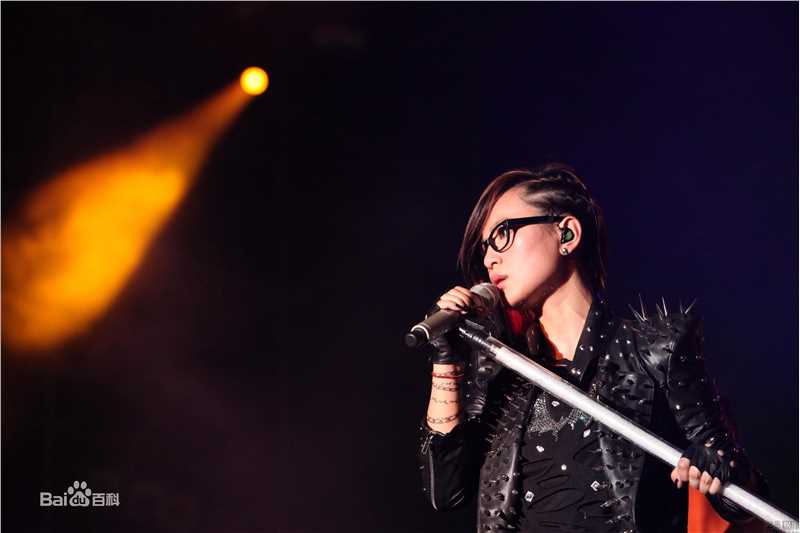 周笔畅(BiBi Zhou)“唱歌去旅行”巡回演唱会素颜照壁纸